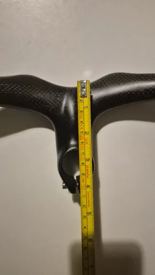 Manillar integrado de carbono