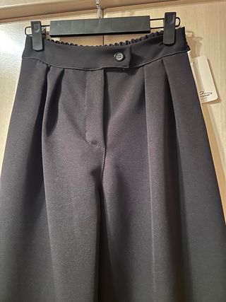 Pantalón negro ancho de vestir