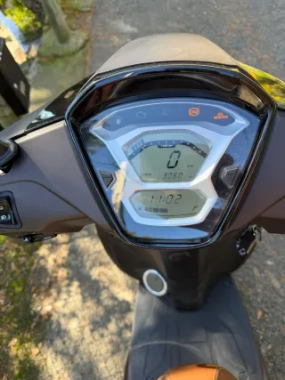 Kymco People S Marron