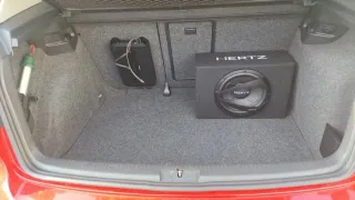 Amplificador i subwoofer Hertz para el Coche