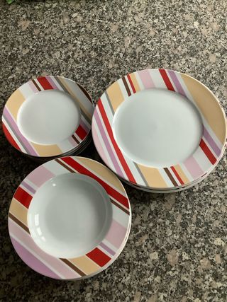 Juego de Platos de Porcelana Multicolor