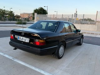 Mercedes-Benz Clase E 300D Automatico y techo