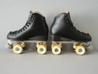 Pattini a rotelle CF 255 (38)