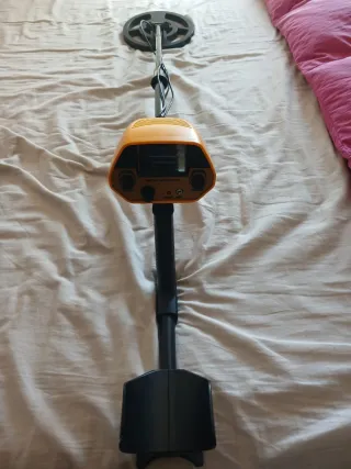 Detector de Metales Naranja