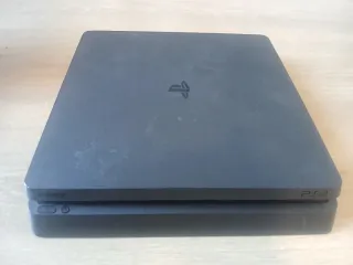 PS4 Slim 1TB + 13 Juegos