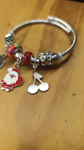 Braccialetto con charms color argento