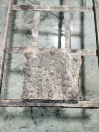 Portabottiglie in Ferro Nero per 8 Bottiglie di Vino