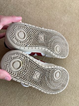 Zapatilla Veja V-12 Piel Roja Blanca