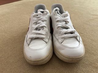 Zapatilla Veja V-12 Piel Roja Blanca