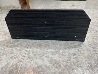 Estantería flotante gris oscuro