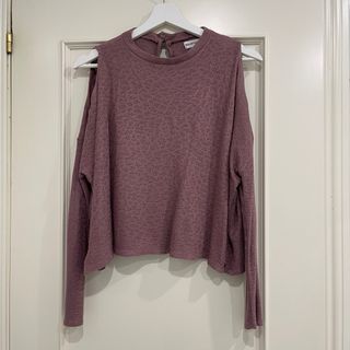 Camiseta Brownie manga larga hombros descubiertos