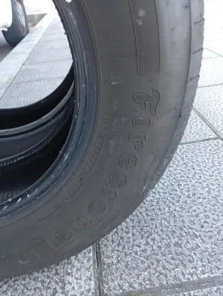 Neumáticos de segunda manose vende neumáticos de s