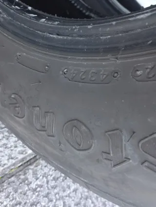 Neumáticos de segunda manose vende neumáticos de s