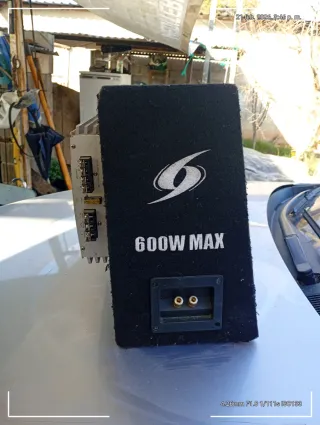 Subwoofer 600W con amplificador