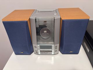 Minicadena JVC Plata y Madera