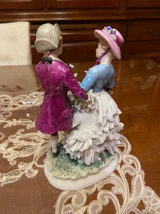 Statua coppia porcellana