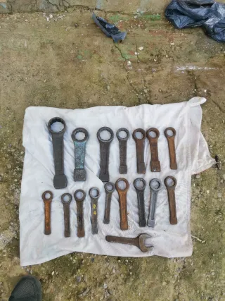 Juego de llaves de impacto golpeo antichispas.