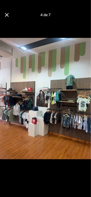 Lote Ropa Niños/as + Mobiliario Tienda