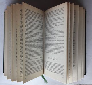 18 libros Agatha Christie con 3 novelas cada uno