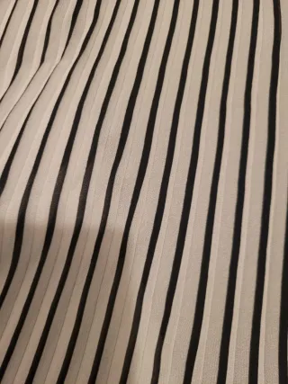 Falda plisada rayas blanco y negro