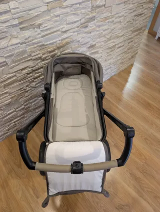 Carro Jané Mumm Pro 2 con capazo.