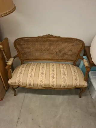 Sofá antiguo vintage de madera y tela