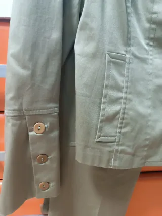 Traje chaqueta y pantalón mujer para entre tiempo.