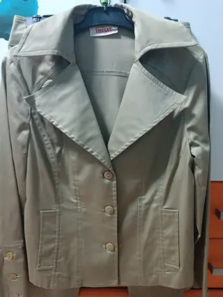 Traje chaqueta y pantalón mujer para entre tiempo.