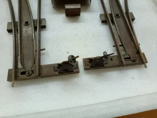 LOTE VÍAS, DESVÍOS Y PIEZAS MECCANO HORNBY/ JEP