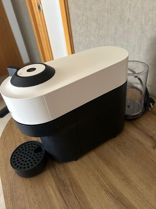 Cafetera Nespresso Krups Vertuo Blanca