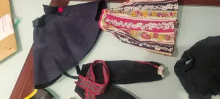 Ropa y  (2) Cabas/Maletin Muñeca Nancy