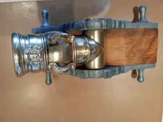 Cañón bombarda antiguo decorativo
