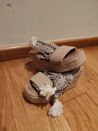 Sandalias Mustang Beige Multicolor