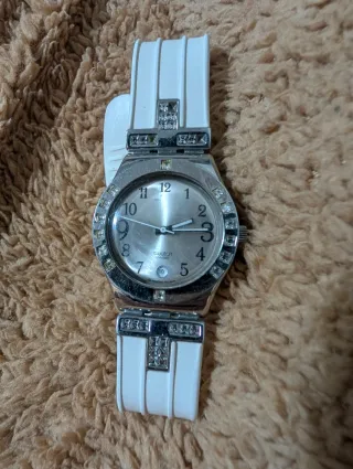 Reloj Swatch Mujer Blanco y Plateado