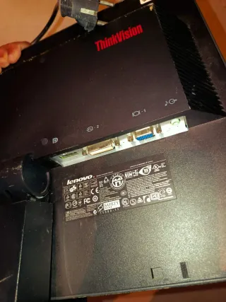 Monitor Lenovo Negro