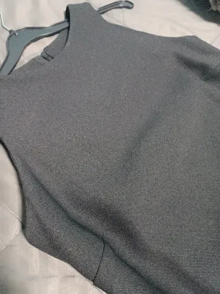 Vestido negro semilargo sin mangas