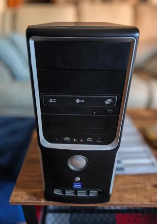 Torre PC Intel E8400 4GB DDR3 500GB HD