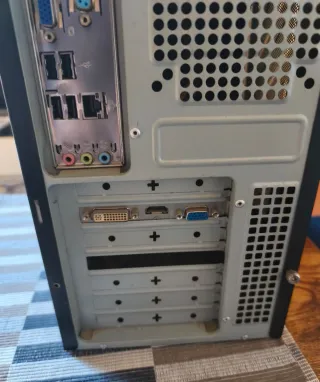 Torre PC Intel E8400 4GB DDR3 500GB HD