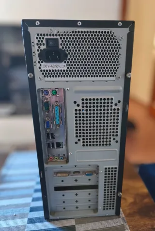 Torre PC Intel E8400 4GB DDR3 500GB HD
