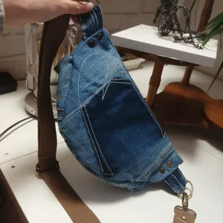 Riñonera vaquera azul hecha a mano