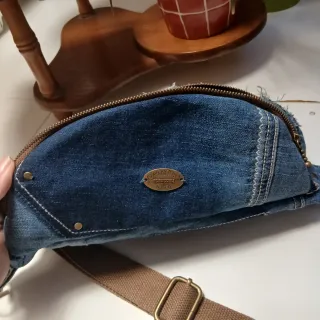 Riñonera vaquera azul hecha a mano