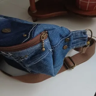 Riñonera vaquera azul hecha a mano
