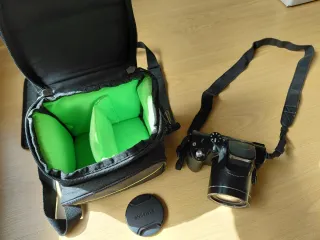 Cámara Samsung WB2100 + Estuche