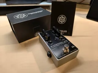 Pedal overdrive para bajo Darkglass Microtubes B3K
