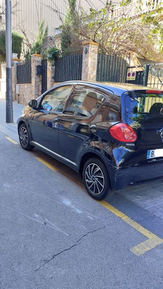 Toyota Aygo gasolina muy bajo consumo Año 2008 (C)