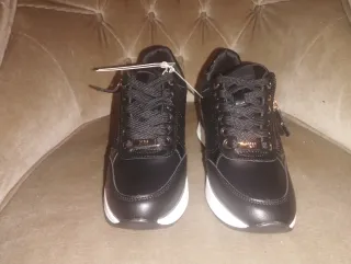 Zapatillas de cuña negras mujer