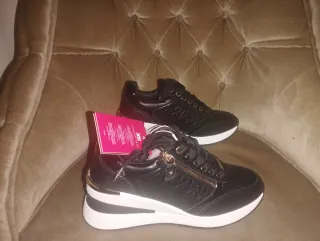 Zapatillas de cuña negras mujer