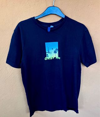 Camiseta Pull&Bear Negra DIVIDED