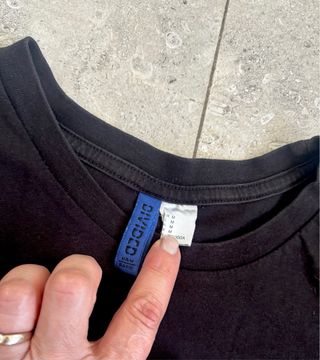 Camiseta Pull&Bear Negra DIVIDED