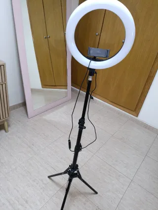 Aro de luz LED alto con trípode